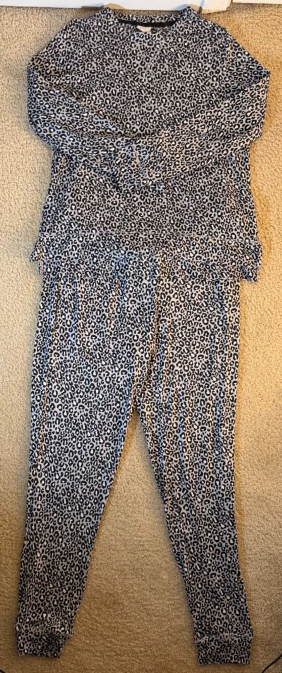 Secret Treasures Leopard Print 2 Piece Pajama Jogger Set Small 4-6